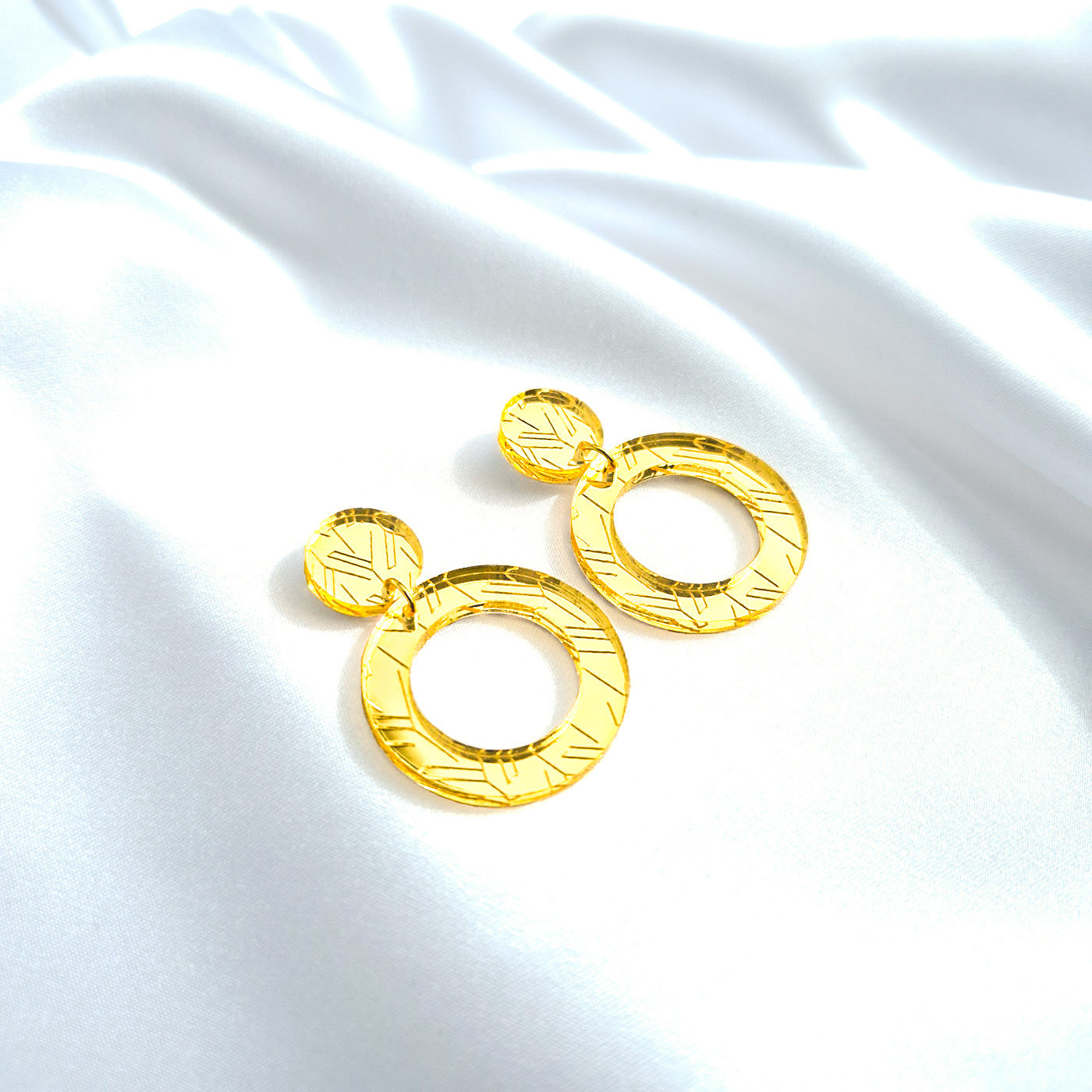 yukinor maru earring in gold | yukinor maru-korvakoru kulta