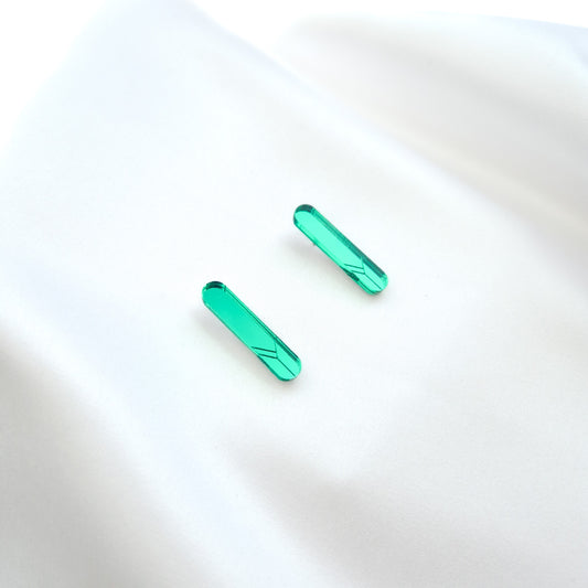 yukinor ame earring in emerald green | yukinor ame-korvakoru smaragdin vihreä
