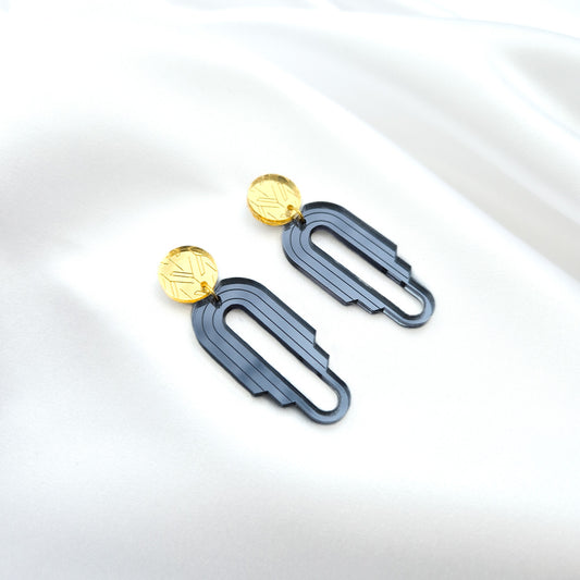 yukinor kaen earring in graphite-black-gold | yukinor kaen-korvakoru grafiitin-musta-kulta