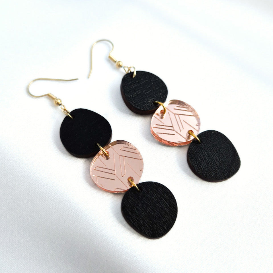 yukinor kawa earring in rose-gold-black | yukinor kawa-korvakoru ruusukulta-musta2