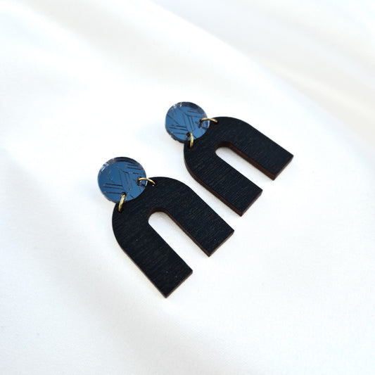 yukinor kouki earring in black-graphite-black yukinor kouki-korvakoru musta-grafiitin-musta